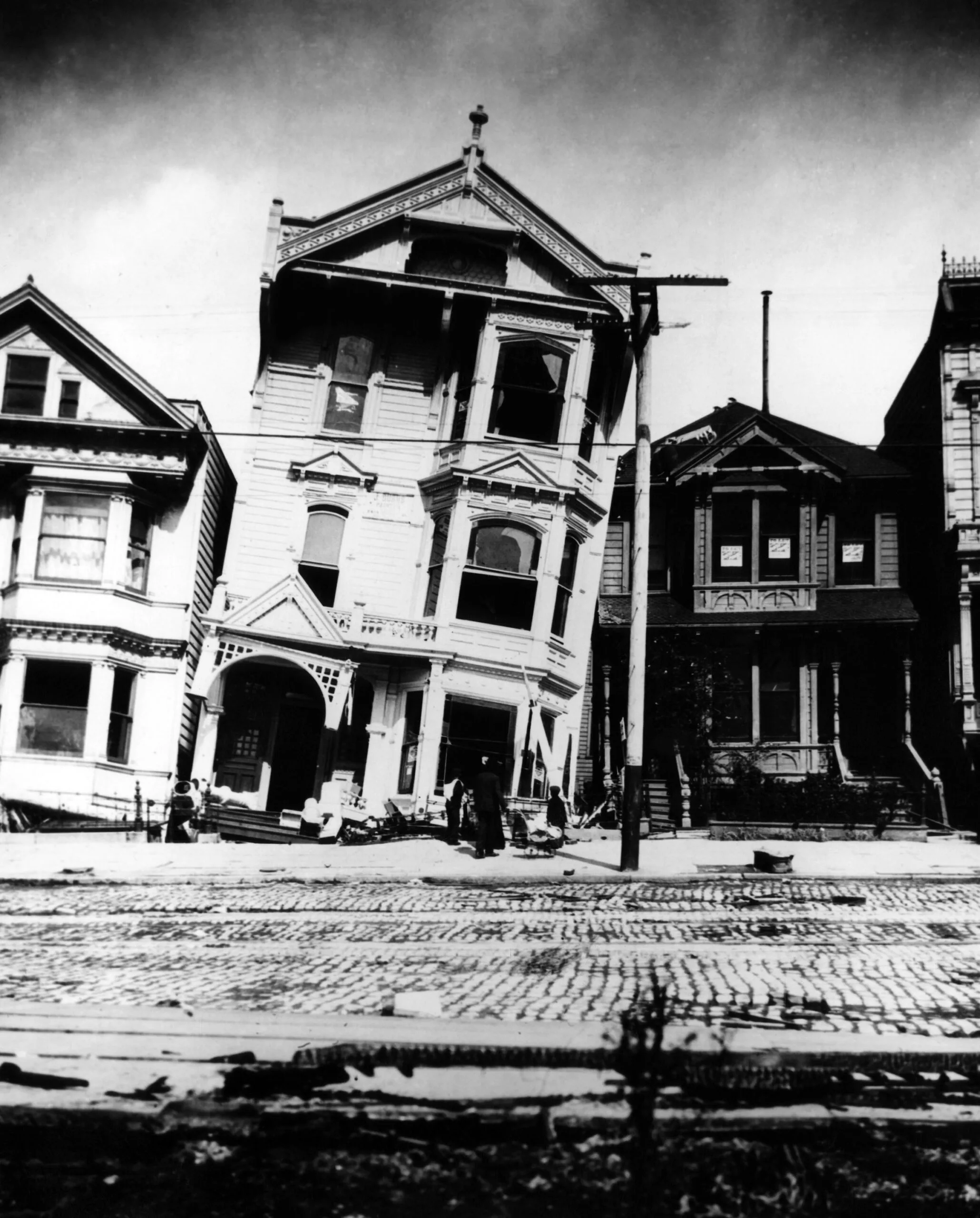 earthquake risk: how architectural features affect seismic resistance